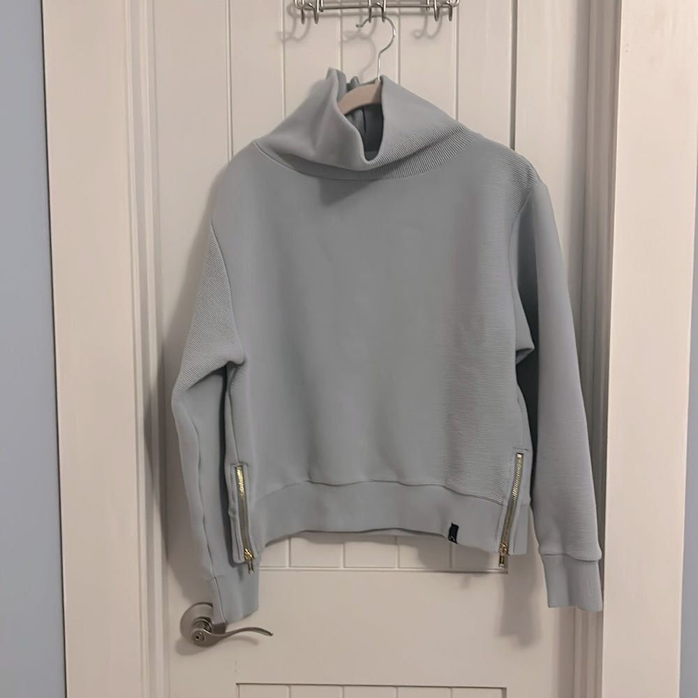 Varley Milton Light Blue Ribbed Mock Neck Pullover Sweatshirt Gold Zippers Small